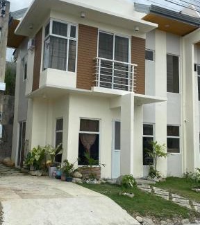 Cagayan de Oro Apartamento | Split AC in the Living Room and Bedrooms