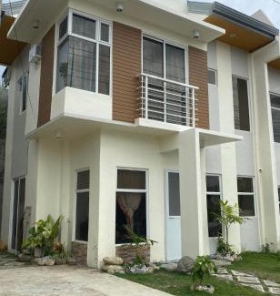 Cagayan de Oro Apartamento | Split AC in the Living Room and Bedrooms