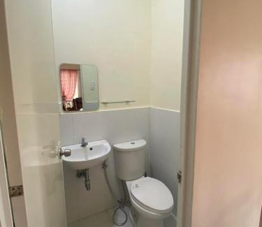 Cagayan de Oro Apartamento | Split AC in the Living Room and Bedrooms