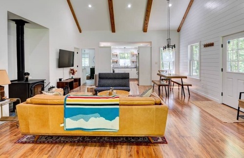 Barryville Cabina | Split Rock Cabin - Chic and Cozy near Barryville