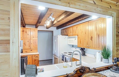 Post Falls Cabina | Spokane River Access & Fire Pit: Post Falls Cabin