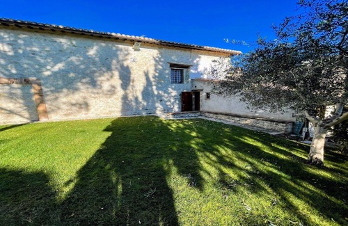 Spoleto Villa | SPOLETO SPLASH/SLEEPS 18-24/PRIVATE VILLAGE/EXCL POOL/SPOLETO 7 KMS/ROME 1 HR