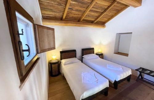 Spoleto Villa | Spoleto Tranquilita Villa with yoga studio and pool sleeps 16