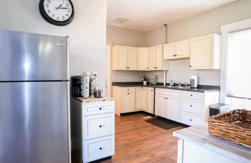 Lindenwald Casa | SpookyNook Duplex Home- Hamilton, Miami University