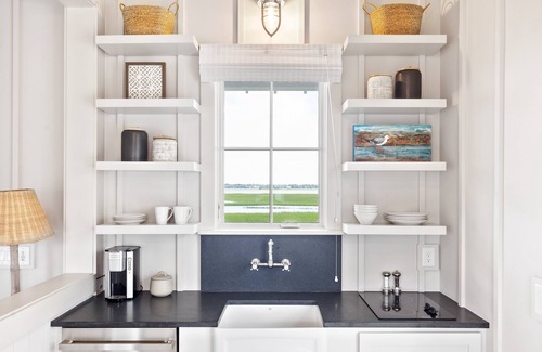 Johns Island Casa | “Spoonbill” (3038 Southerly Way) 2 person creekside bungalow at Kiawah River