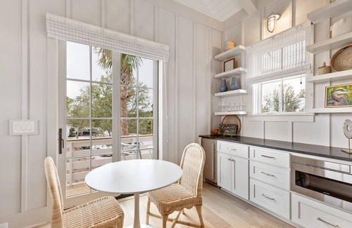 Johns Island Casa | “Spoonbill” (3038 Southerly Way) 2 person creekside bungalow at Kiawah River