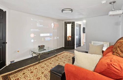 Perry North Apartamento | Sports Fans Steelers/10 Mins To Stadium 108' Projector/King Bed