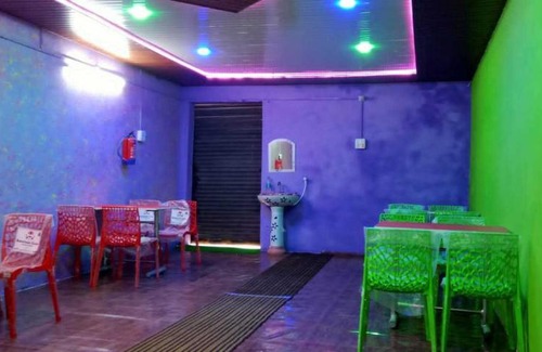 Sardhana Hotel | POP 80748F Hotel Paradise