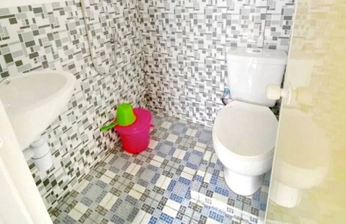 Lubuk Baja Hotel | SPOT ON 91343 Kartika Guest House SyariahNearPantai Stres
