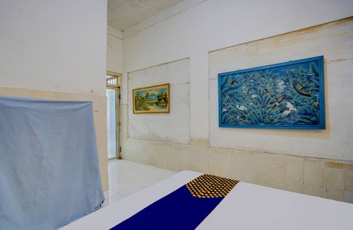 Gresik Hotel | SPOT ON 92876 Homestay Kedamean