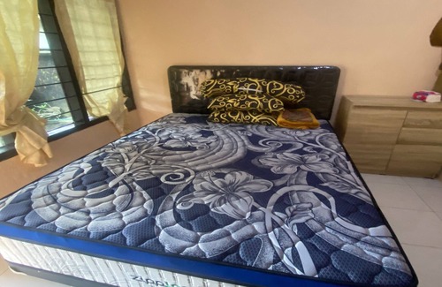 Kecamatan Janapria Hotel | SPOT ON 93441 Gians Homestay Near SMKN 2 Kuripan