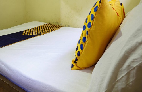 Dinoyo Hotel | SPOT ON 93621 Kost Bu Tutik Syariah