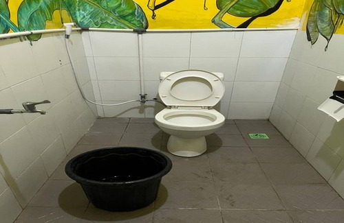 Dinoyo Hotel | SPOT ON 93621 Kost Bu Tutik Syariah