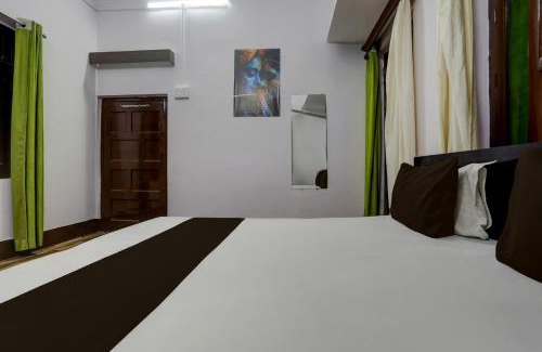 Mahmoorganj Hotel | SPOT ON Alakh Kashi Homestay