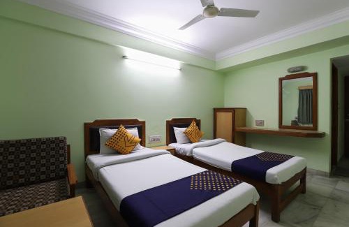 Vadodara Hotel | SPOT ON Hotel Hilltop