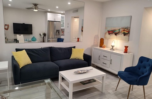Harbor Village Condominio | Recién remodelado, todo nuevo