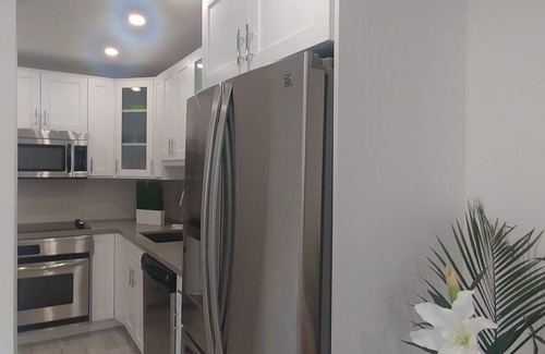 Harbor Village Condominio | Recién remodelado, todo nuevo