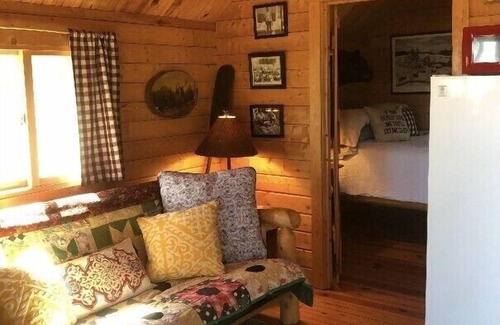 Reed Creek Cabina | Granja / cabaña de cervatillo manchado
