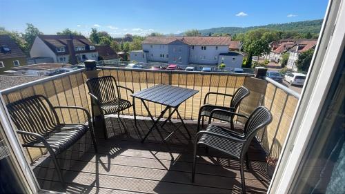 Region Hannover District Apartamento | SPR-Helle Wohnung mit Balkon, EBK, WLAN, Netflix, 24 Stunden self checkin
