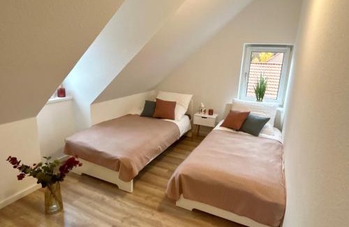 Region Hannover District Apartamento | SPR-Helle Wohnung mit Balkon, EBK, WLAN, Netflix, 24 Stunden self checkin