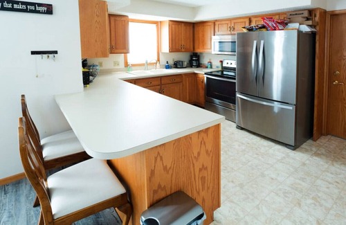 Lincoln Casa | Sprawl out and enjoy time together!