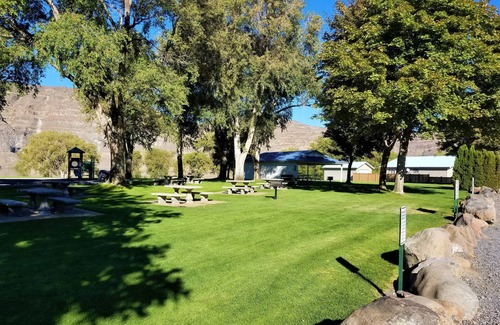 Sunland Estates Alquiler De RV | Extenso, completo enganche RV