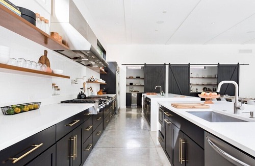 Union Pier Casa | Sprawling Modern Home with Chef's Kitchen, Pool & Hot Tubs - walk to the beach!