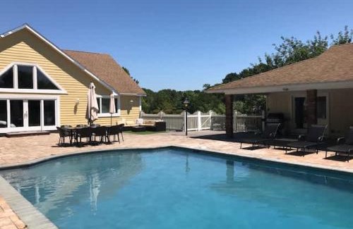 Shinnecock Hills Casa | Sprawling Southampton Home: Private Pool