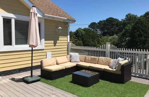 Shinnecock Hills Casa | Sprawling Southampton Home w Pool Jacuzzi Near Beach Town