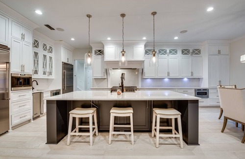 Suwanee Casa | Sprawling Suwanee Home: Theater, Pool, Hot Tub!