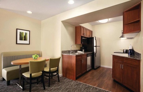 Pleasanton Casa | Spread Out in This All-Suites Room in Pleasanton, CA !