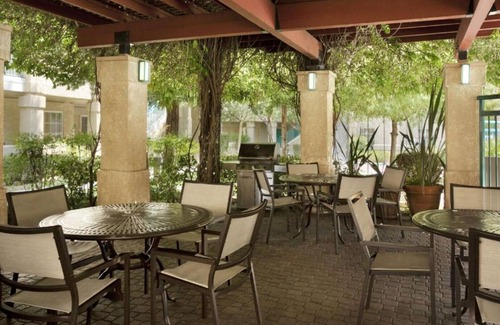 Pleasanton Casa | Spread Out in This All-Suites Room in Pleasanton, CA !