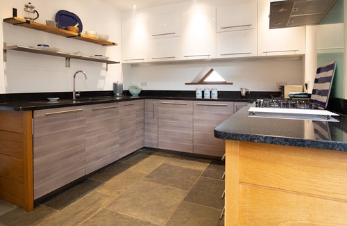 Hook Norton Casa | Spring Barn, Chipping Norton - sleeps 4 guests in 2 bedrooms