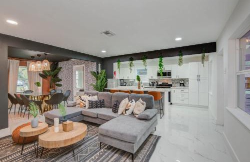 Spring Branch Central Casa | Spring Branch Getaway Feat 5BD Pool Hot tub