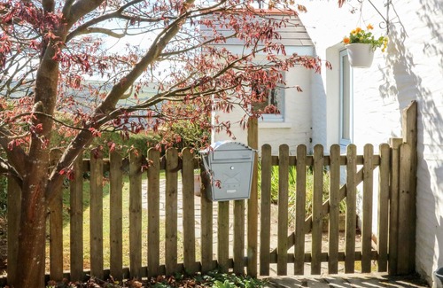 Berrynarbor Cabaña | Spring Cottage