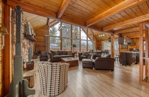 East Kootenay Casa | Spring Creek Cabin; 6 bedrooms sleeps 14 with hot tub