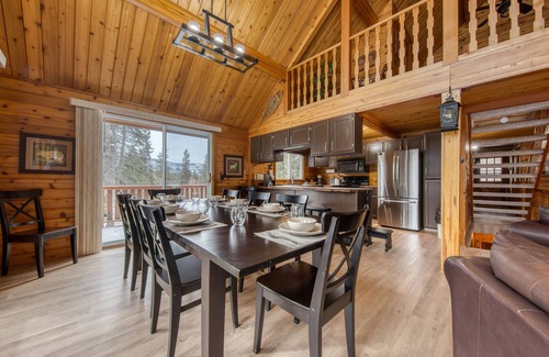 East Kootenay Casa | Spring Creek Cabin; 6 bedrooms sleeps 14 with hot tub