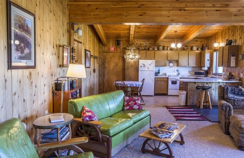 Ennis Casa | Spring Creek Retreat on the Madison River