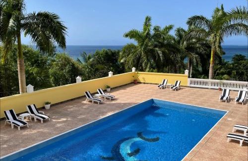 Reading Apartamento | Spring Garden Mobay Resort