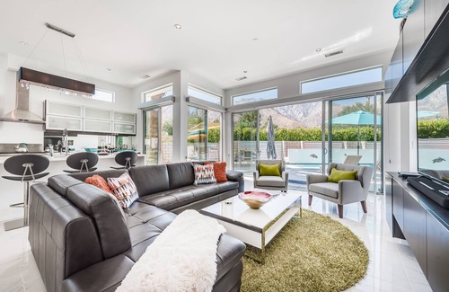 Little Tuscany Casa | Palm Springs Oasis del Sol. Echa un vistazo a nuestras tarifas de verano!