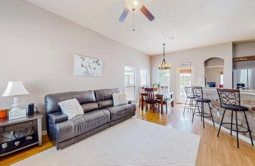 College Station Casa | Spring Leaf Quarters