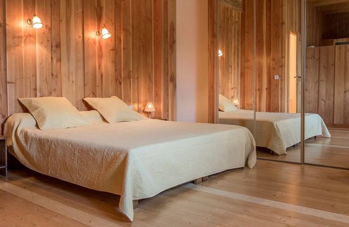 Le Clerjus Cama Y Desayuno | Habitación Primaveral con Parque y Actividades en la Naturaleza