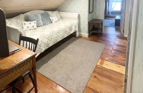Chester Depot Casa | Spring Skiing! Location! Minutes from Okemo!