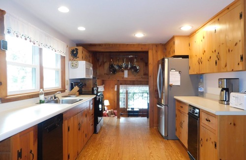 Harrison Casa | **SPRING SPECIAL** Charming Maine cottage with stunning views over Long Lake!