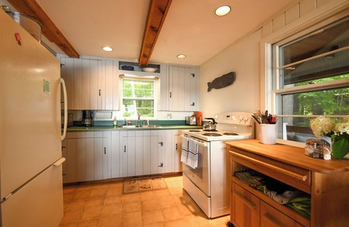 Raymond Cabaña | **SPRING SPECIAL** Charming pet-friendly camp on peaceful Panther Pond!
