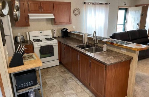 Cripple Creek Cabina | Spring Special Price Private, Romantic, Dog friendly, NEW HotTub, Hiking