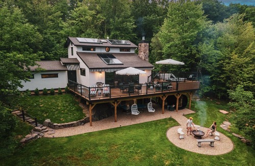 Hunter Casa | Spring to Hunter Mountain, NY in style @killercatmountainhouse