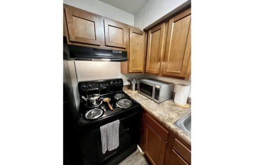 Mableton Casa | Spring Townhome mins to Six Flags Truist Park ATL