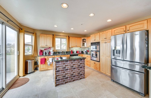 La Presa Casa | Spring Valley 'Sky House' w/ Patios & Epic Views!