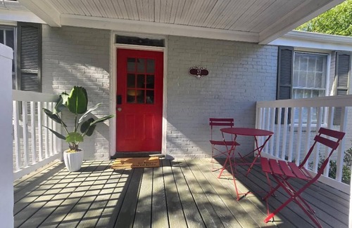 Tuscaloosa Casa | Springbrook 4-bedroom house with 3 bathrooms.